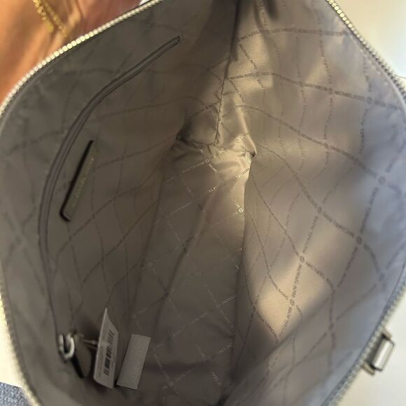 Michael Kors Silver metallic Signature Logo Zipper tote shoulder NWT - Picture 8 of 9